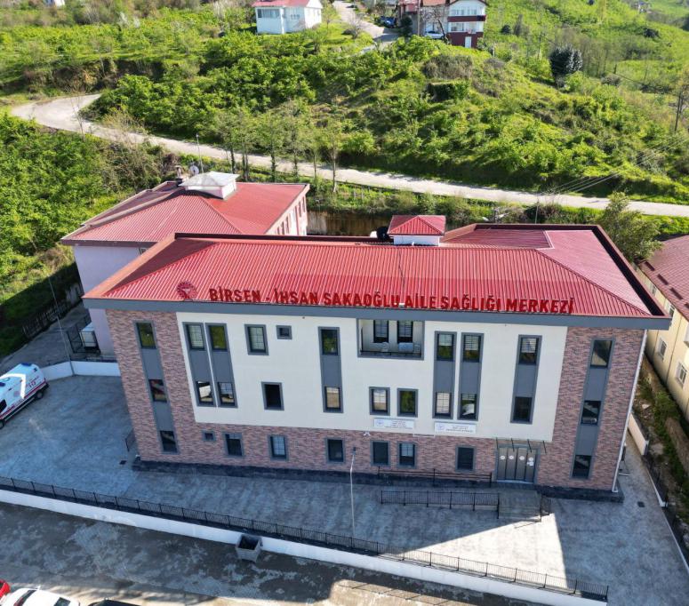 Gülyalı İlçemizde Hayırsever İş İnsanı Tarafından Yaptırılan Sağlık Hizmetleri Binası Açıldı