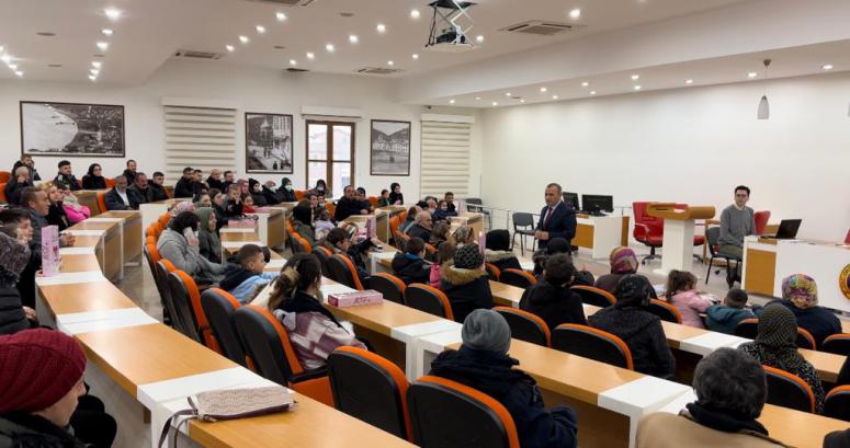 Vali Sonel, Bu Çarşamba da Halk Gününde Gelenlere Devletin Şefkatini Gösterdi