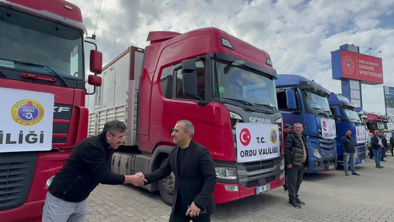 Vali Sonel ; Deprem Bölgesine Ordu’dan Gönderdiğimiz Yardım Tırı 300’e Ulaştı