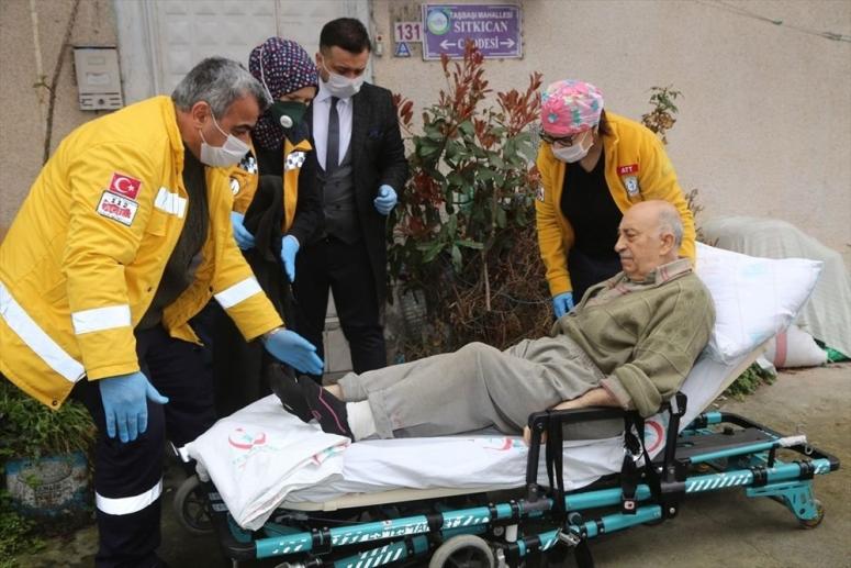 Türkiye'nin 'Burhan Amca'sı hastaneye kaldırıldı