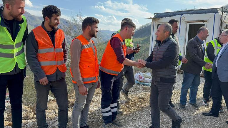 Vali Tuncay Sonel, Kabataş ilçemizde bazı ziyaret, temas ve incelemelerde bulundu.