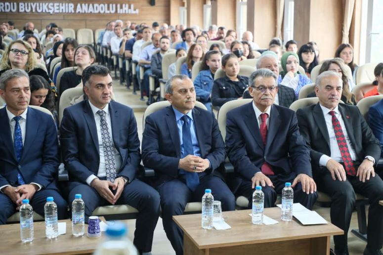 Vali Sonel, Anadolu Mektebi Yazar Okumaları Etkinliğine Katıldı