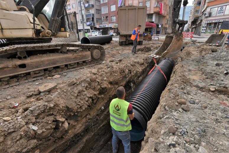 YENİ MAHALLEYİ BAŞTAN AŞAĞI YENİLEYEN ÇALIŞMALARDA SONA GELİNDİ
