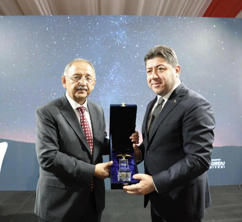 CUMHURBAŞKANI RECEP TAYYİP ERDOĞAN'DAN BAŞKAN AŞKIN TÖREN'E GENÇLİK ÖDÜLÜ