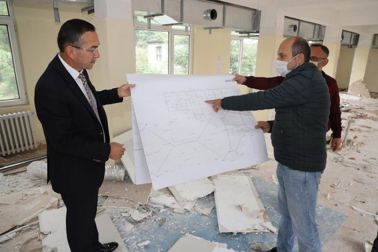 Rektör Akdoğan, Turizm Fakültesinde İncelemelerde Bulundu