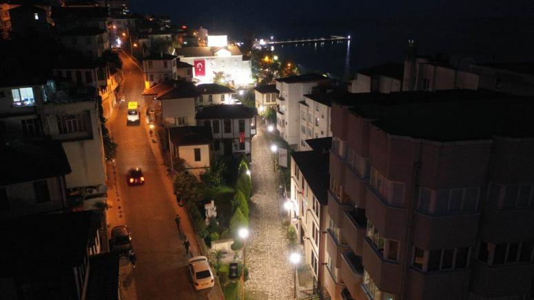 MENEKŞE SOKAK IŞIL IŞIL OLDU
