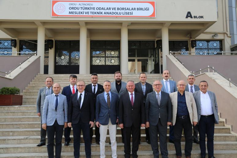 OTSO ÖĞRETMENLER GÜNÜNDE ÖĞRETMENLERLE BİR ARAYA GELDİ