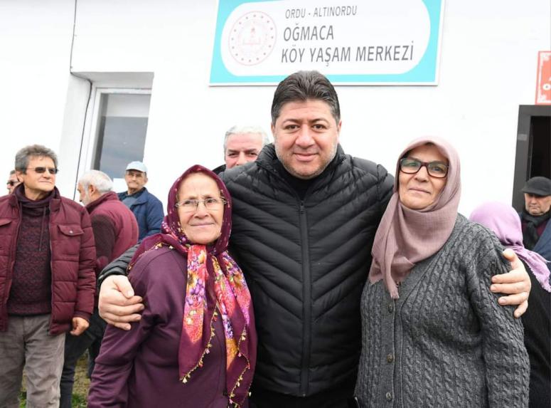 AŞKIN TÖREN SEVGİSİ BÜYÜK BİR COŞKUYA DÖNÜŞÜYOR