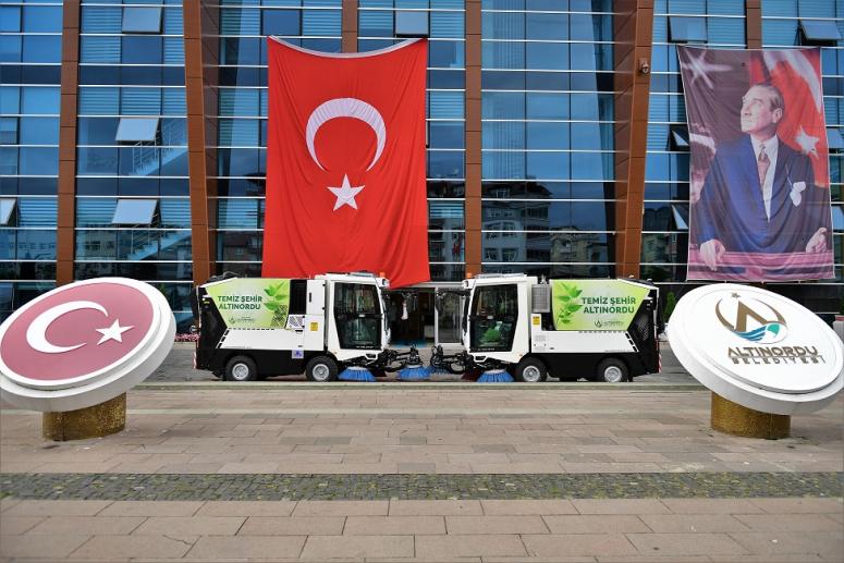 ALTINORDU BELEDİYESİ ARAÇ FİLOSUNA 2 YENİ ARAÇ DAHA EKLEDİ