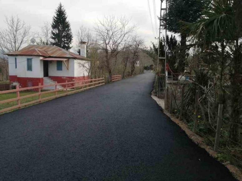 BÜYÜKŞEHİR’DEN ALTINORDU’NUN DÖRT MAHALESİNE SICAK ASFALT