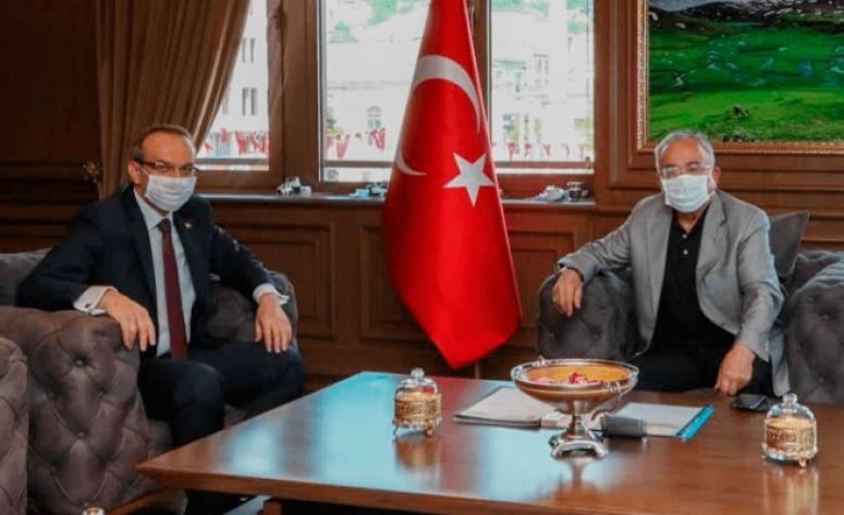 Vali Yavuz veda ziyaretlerine başladı