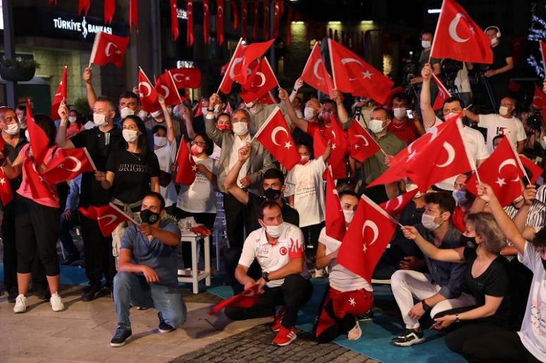 DEMOKRASİ VE MİLLİ BİRLİK GÜNÜ COŞKUYLA KUTLANDI