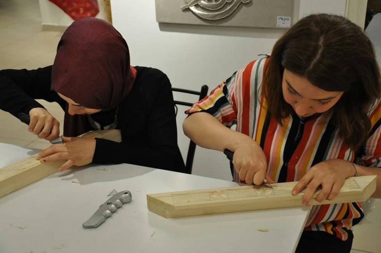 AHŞAP SANATI ORMEK’TE HAYAT BULUYOR