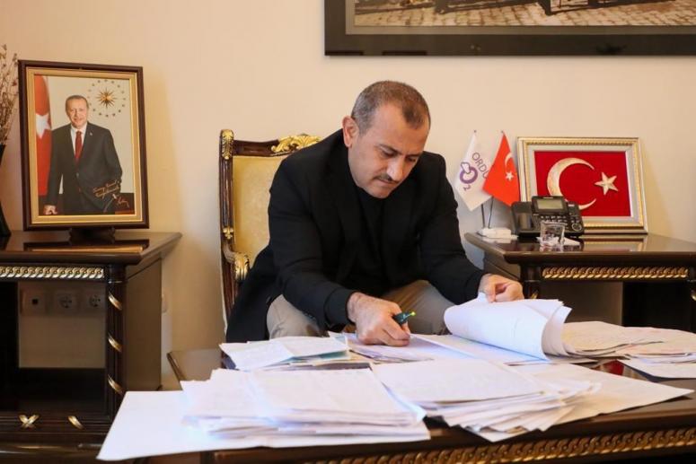 Vali Sonel; “Amacımız, Yetim ve Öksüz Evlatlarımızın Gönüllerini Almak”