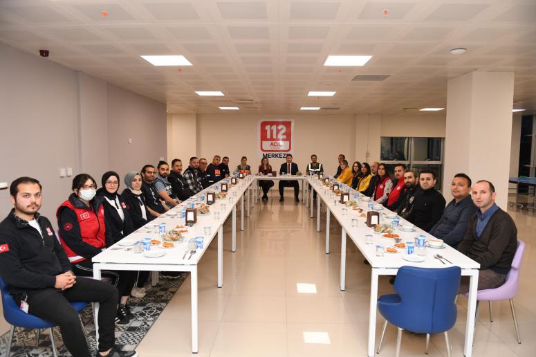 BAŞKAN TÖREN HEMŞEHRİLERİ İLE GÖNÜL SOFRALARINDA BİR ARADA