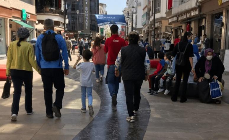 Ve o caddelere maske şartı geldi!