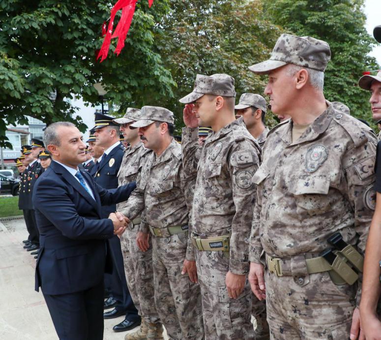 Ordu Valiliği tarafından hazırlanan 19 Eylül Gaziler Günü kutlama programı çerçevesinde ilk tören, Şarkiye Mahallesi'ndeki Atatürk Anıtı'nda yapıldı.