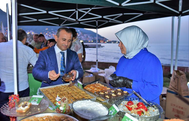 ALTINORDU ÜRETEN KADIN KOOPERATİFİ STANDI ZÜMRÜT FINDIK FESTİVALİNİN İLGİ ODAĞI OLDU