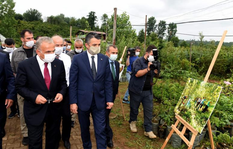 BAKAN PAKDEMİRLİ “TARIM ALANINDA YAPILAN ÇALIŞMALARDAN MUTLUYUZ”