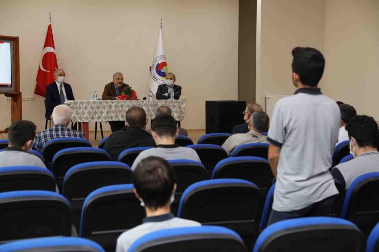HİLMİ GÜLER: “BAŞARILARINIZLA GURUR DUYDUK”