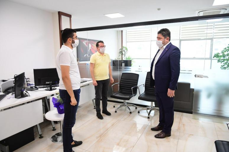 BAŞKAN TÖREN, PERSONELİ UNUTMADI