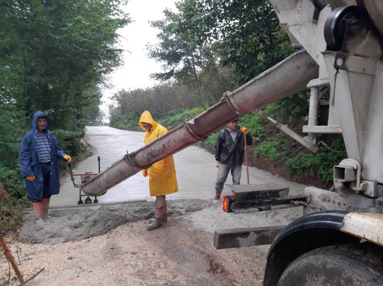 KUMRU’NUN MAHALLELERİ ASFALT VE BETONLA BULUŞUYOR