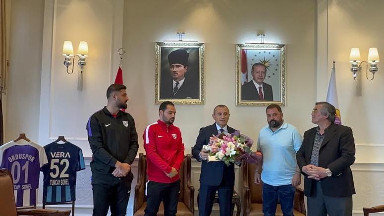 Efsane Orduspor Takımı, Vali Sonel’e Teşekkür Ziyaretinde Bulundu