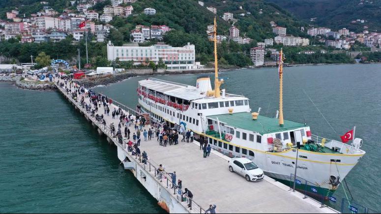DENİZ TURİZMİNE RENK GELDİ