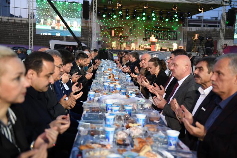 ALTINORDU ŞEHİR İFTARI 10 BİN'İ AŞKIN ALTINORDULU'NUN KATILIMI İLE GERÇEKLEŞTİ