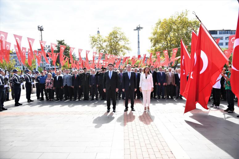 BAŞKAN TÖREN “GAZİ İLE ŞEHİTLER VERMİŞ BİR ŞEHRİN BULUŞMASI KUTLU BİR BULUŞMADIR”