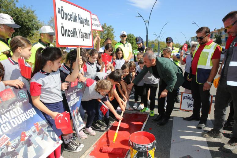 Trafikte Yaya Önceliğine Dikkat Çekmek Amacıyla Farkındalık Etkinliği Yapıldı
