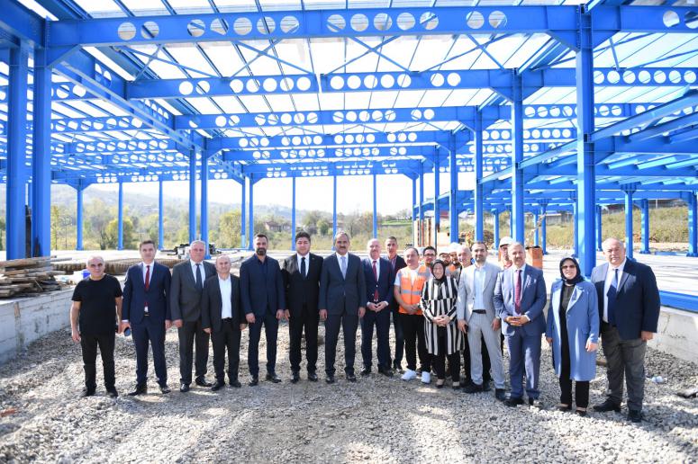 BAKAN ÖZER’DEN ALTINORDU’NUN YATIRIM VE PROJELERİNE TAM NOT