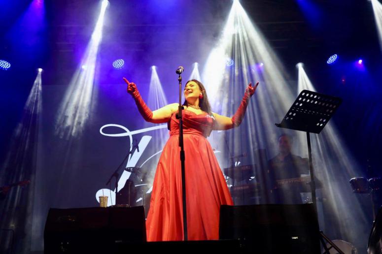 HALKIN ALANINDA COŞKULU KONSER