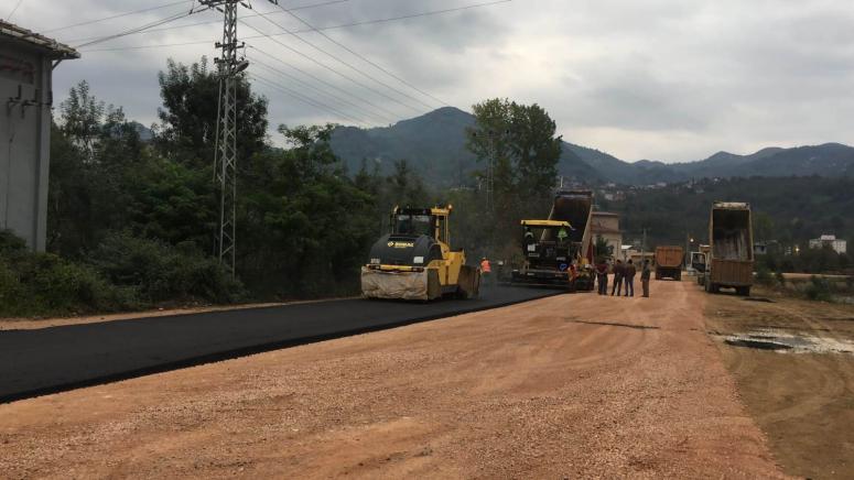 ÇATALPINAR’DA ULAŞIMA YAPILAN YATIRIMLAR SÜRÜYOR