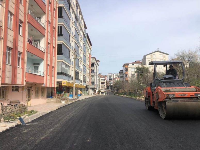 ÜNYE’DE ASFALT SEFERBERLİĞİ SÜRÜYOR