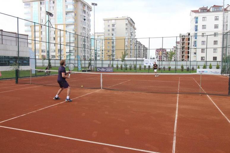 TENİS TURNUVASI SON BULDU