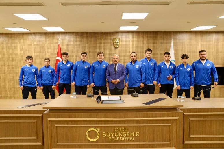 BÜYÜKŞEHİR SPORUN VE SPORCUNUN YANINDA