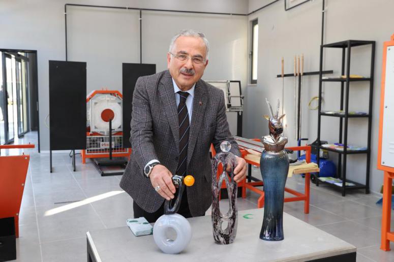 CAM SANATININ EN GÜZEL ÖRNEKLERİ ORDU’DA