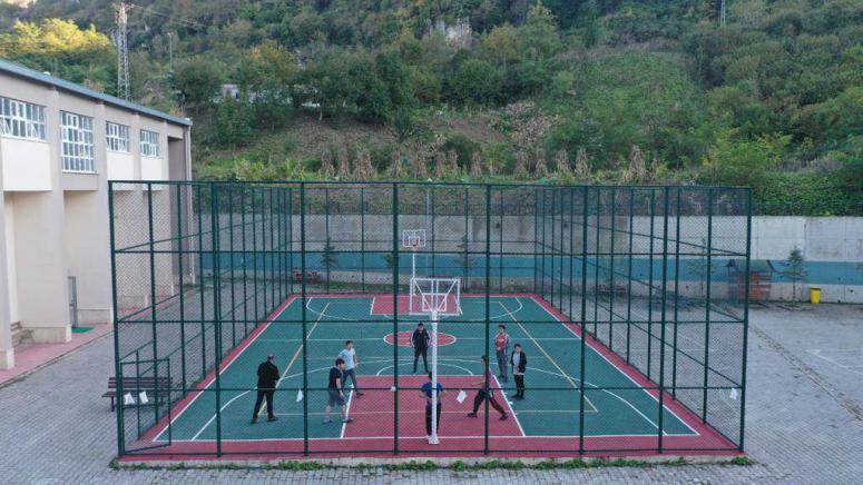 BÜYÜKŞEHİR BELEDİYESİ’NDEN İLÇELERE SPOR SAHASI