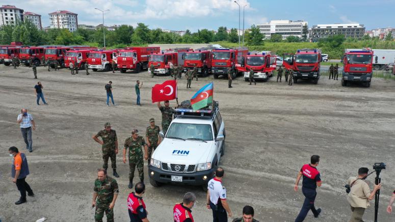 CAN AZERBAYCAN YARDIM EKİPLERİ ORDU'DA YAKIT İKMALİ YAPTI