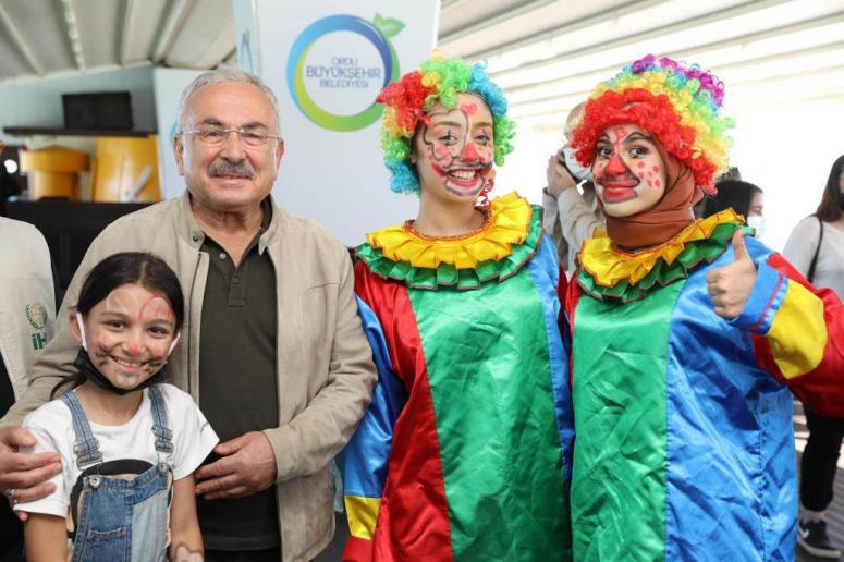BAŞKAN GÜLER: “ÇOCUKLARIMIZI MUTLU ETMEK İÇİN ÇALIŞIYORUZ