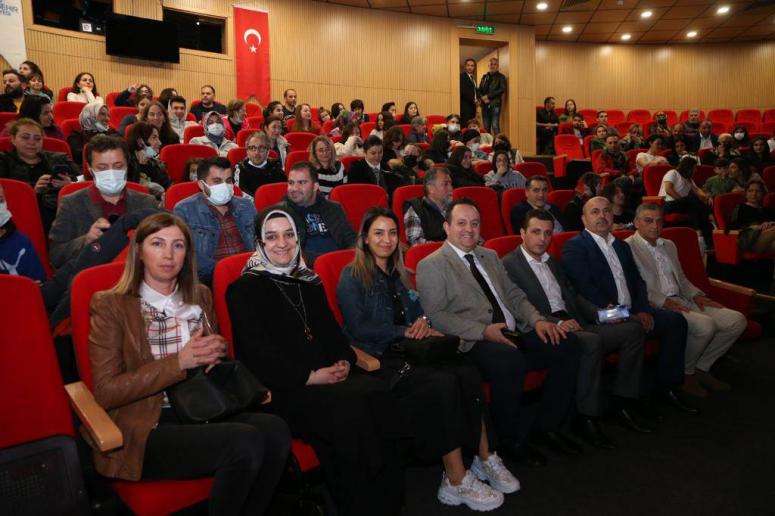 OBBKT SAĞLIK ÇALIŞANLARI İÇİN OYNADI
