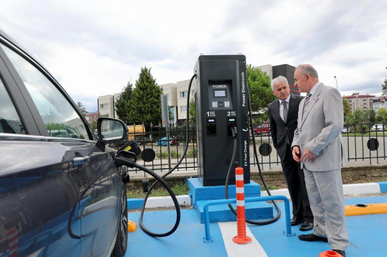 Yeni Hükümet Konağı Yerleşkesinde Elektrikli Hızlı Şarj İstasyonu Kuruldu
